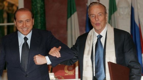 Berlusconi dà l'addio a Palazzo Grazioli per la villa di Zeffirelli sull'Appia