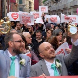 Cirinnà: "Unioni civili, ancora troppi ostacoli dai sindaci della destra"