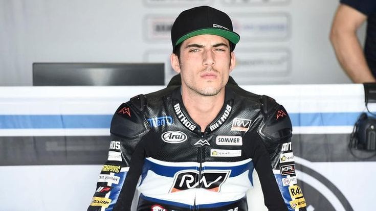 Axel Pons, dalla Moto2 al giro del mondo senza scarpe: ora fa il vagabondo in cerca di Dio