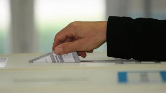 Elezioni, studio di Si sul Rosatellum: in Sicilia sfida centrodestra-M5S, Pd al palo