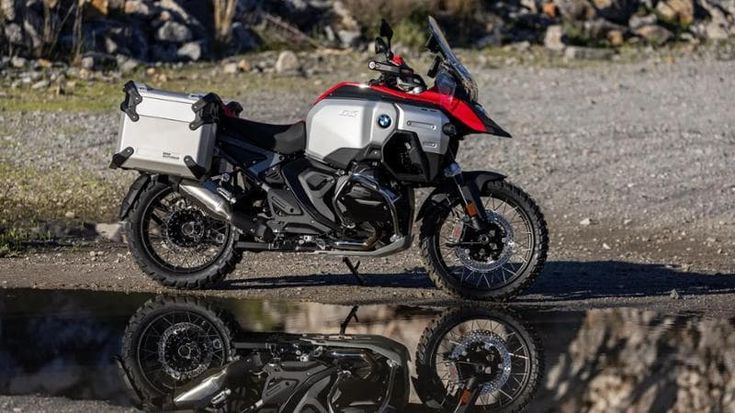 Bmw riparte per l’Adventure con il cambio automatico. Tutte le caratteristiche della nuova maxi-enduro