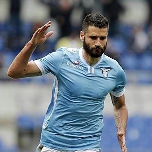 La scossa di Klose: "Siamo con Pioli". A Palermo con Mauri e Basta recupera