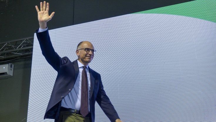 Letta e quel video in tre lingue per smentire Meloni: il segnale all'Europa del leader Pd