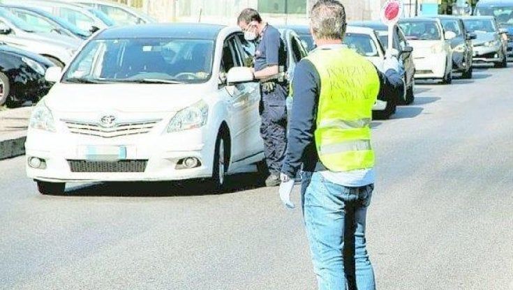 Vigili senza soldi: i neo assunti sono senza divisa