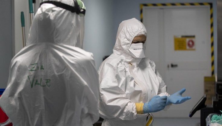 Coronavirus, sotto quota diecimila i contagiati in isolamento domiciliare