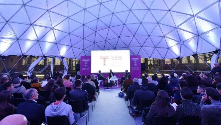 A Torino c'è Biennale Tecnologia, una pioggia di incontri con super esperti, filosofi e scrittori