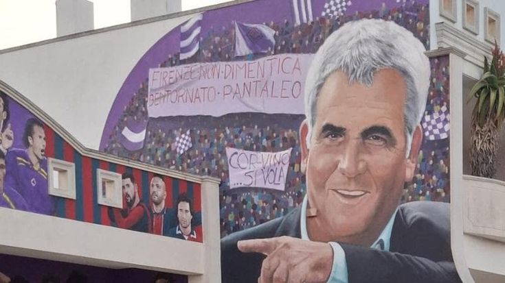 Pantaleo Corvino si dedica un murale con i migliori attaccanti scovati: “Puoi sbagliare moglie...”