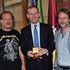 Roma, Lemmetti accoglie Jeremy Brown in t-shirt dei Metallica. Gaffe sui social