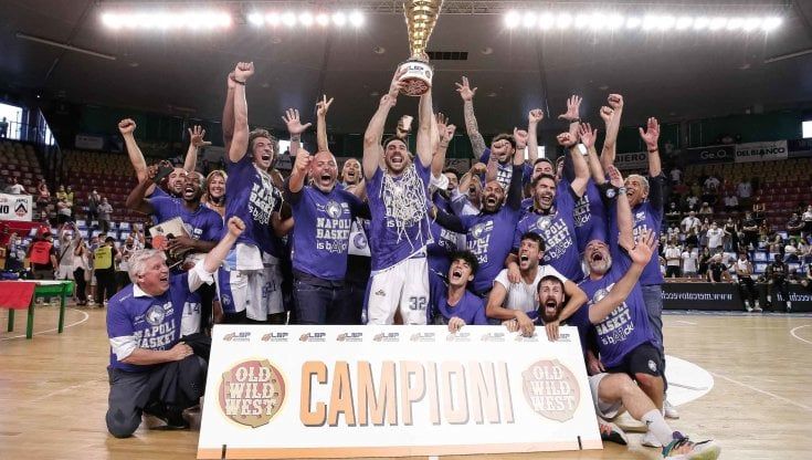 Basket, playoff A2: Napoli torna in Serie A dopo 13 anni. Torino aspetta la "bella"