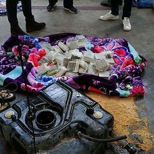 Torino, venti chili di hashish nascosti nel serbatoio di un'auto: due arresti