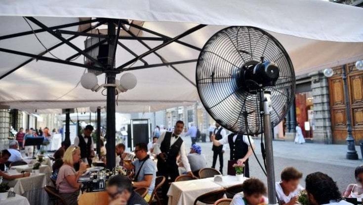 Bari, corso d'inglese gratuito per i lavoratori di bar e ristoranti: "Primo biglietto da visita per i turisti"