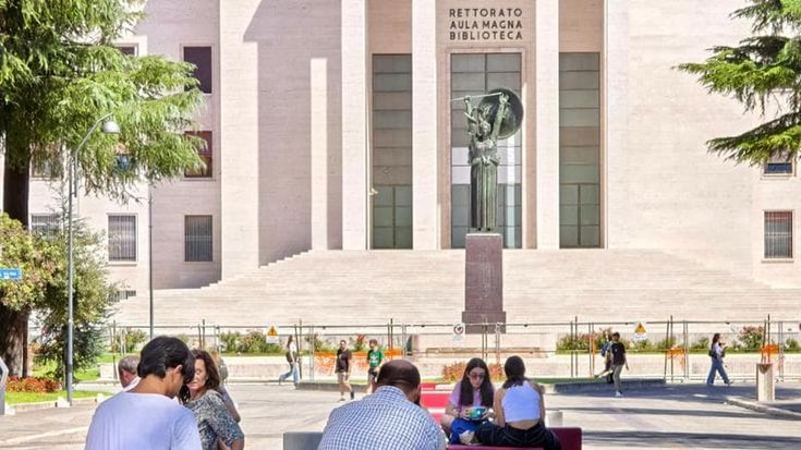 La Sapienza riparte dopo l’attacco hacker: “Ma non usate computer compromessi”