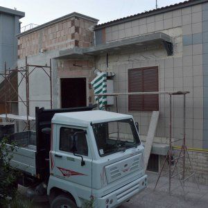 Bari, incidente sul lavoro in un cantiere a Carrassi: grave un imprenditore di 43 anni