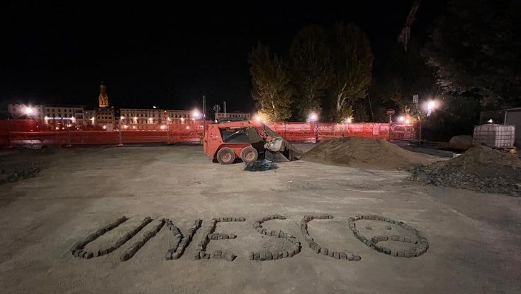 “No all’asfalto”, nel quartiere di San Niccolò gli abitanti in difesa dei sanpietrini