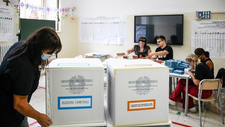 Comunali Napoli, sfida finale per Palazzo San Giacomo incognita astensionismo