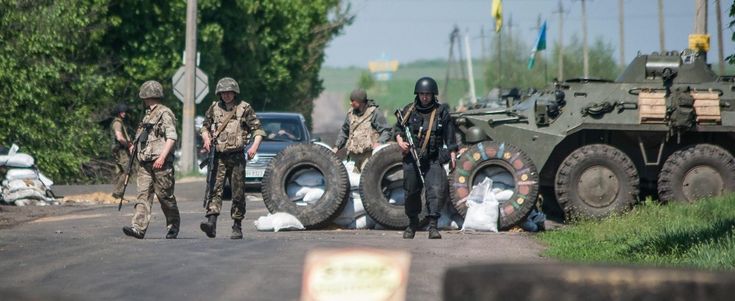 Ucraina, sale bilancio dei morti. Paura invasione russa. Hollande: "Senza elezioni guerra civile"