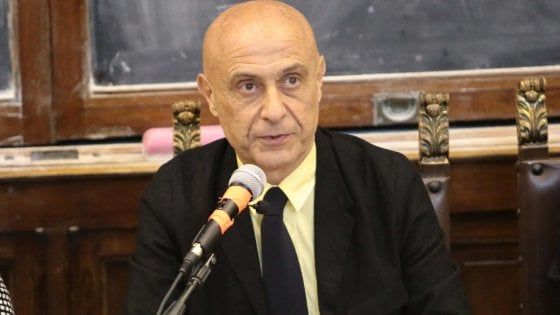Trapani, "voleva lanciarsi in auto sulla folla": espulso un marocchino per terrorismo