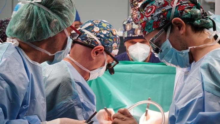 Tre trapianti di cuore in 24 ore su pazienti tra 26 e 58 anni, nuovo record al Policlinico di Bari