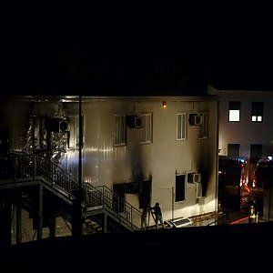 Migranti, incendio in centro d'accoglienza di Lampedusa