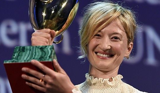 Venezia 71, Leone d'oro a "Un piccione seduto su un ramo...", per Hungry Hearts i migliori attori