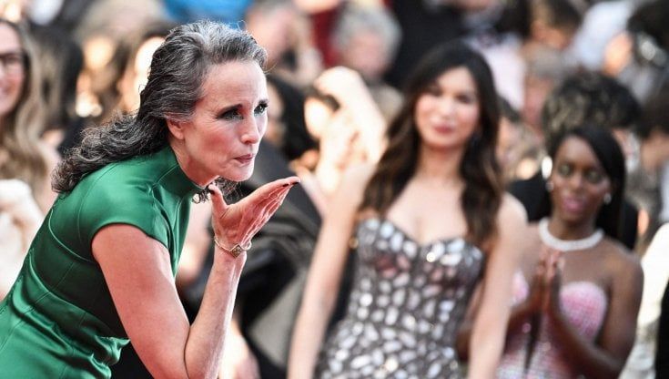 Baci da Cannes da Andie MacDowell, il red carpet della premiazione e le pagelle dei look