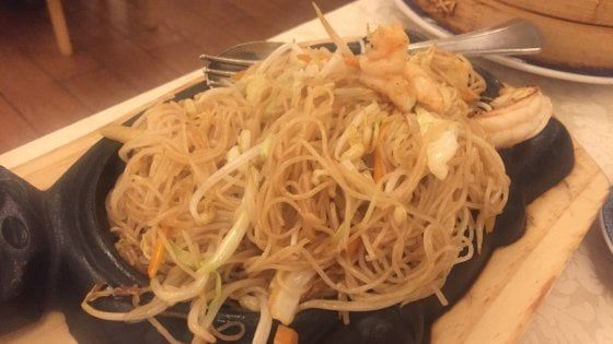 Mao sulle pareti e i ravioli nel piatto: ecco Hang Zhou
