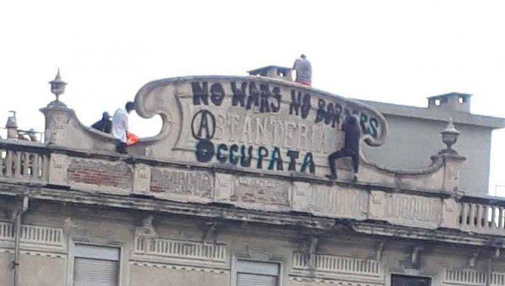 Anarchici occupano l'ex Astanteria Martini a Torino