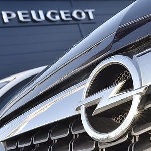 Psa, via libera del consiglio all'acquisto di Opel