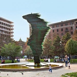 Torino, smantellata la fontana di piazza Benefica: "trasloca" davanti al grattacielo