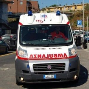 Scontro auto-moto, muore a 17 anni a Ravenna