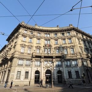 L'ex sede di Unicredit ai cinesi di Fosun per 345 milioni