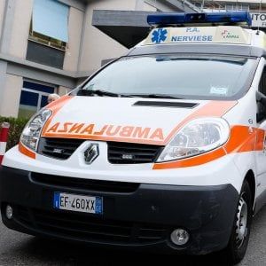 Caltanissetta, si lancia dal sesto piano: salvato dai fili della biancheria