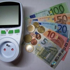 Bolletta da 16 mila euro in una casa disabitata. Pensionato risarcito