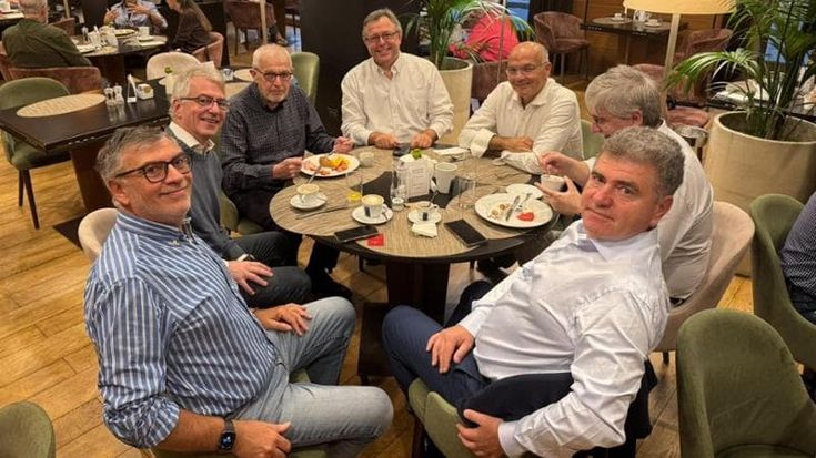 A tavola con il Nobel: i fisici a colazione con Francis Halzen per festeggiarlo