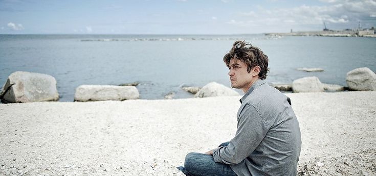 "La prima luce" di Riccardo Scamarcio: "Solo e solitario in Sud America"