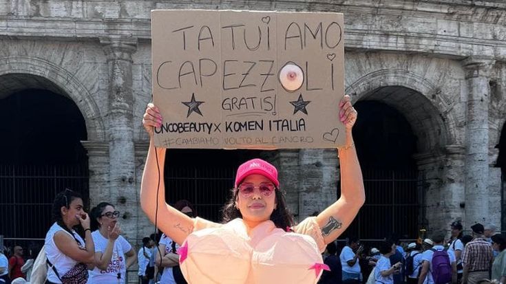 La storia di Valentina, ex paziente oncologica: “Tatuo i capezzoli in 3D per aiutare le donne”