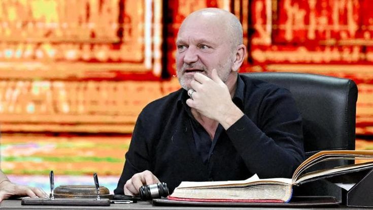 Pucci e le battute contro donne, meridionali e gay: fenomenologia di un comico da terza media