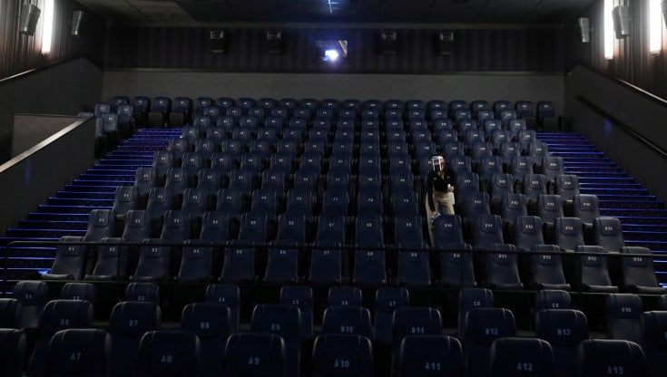 Ecco come Franceschini spera di riaprire cinema e teatri il 27 marzo