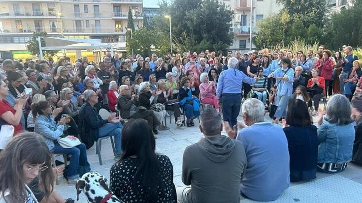 “Giù le mani dalla biblioteca”: il no di Lecce a Poli Bortone che attacca la stampa: “Giornaletti”