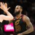Basket, Nba: LeBron spinge Cleveland, Golden State ko a San Antonio