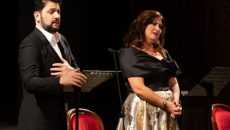 La Manon "ingessata" e anti-Covid conquista il pubblico