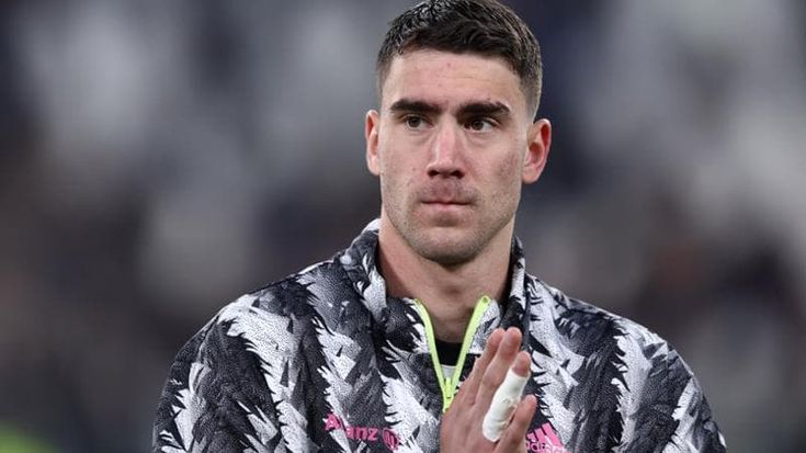 Vlahovic, il ragazzo con la valigia: Psg, United e Bayern alla finestra, ma la Juve vuole 80 milioni