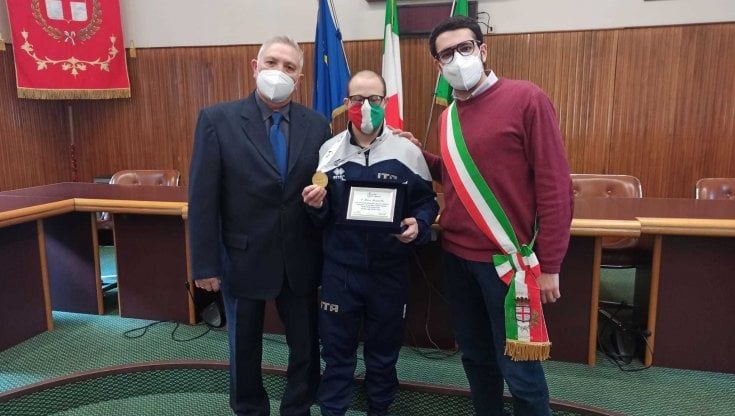 Corsico premia Marco Fasanella, calciatore con la sindrome di Down: "Vogliamo diventare città modello per lo sport accessibile"