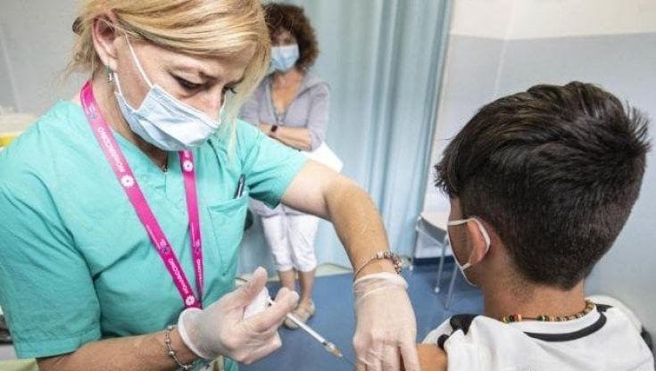 Covid, da lunedì 13 via alle prenotazioni dei vaccini per la fascia 5-11 anni
