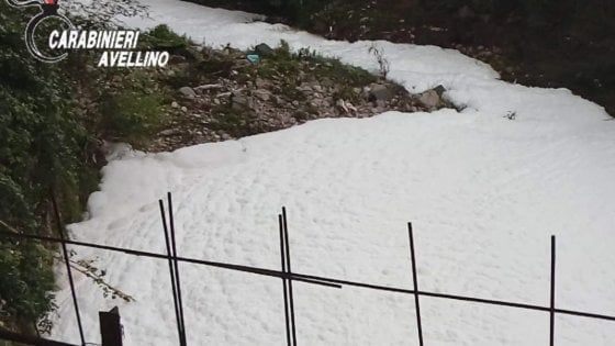 Avellino: schiuma nel torrente Solofrana, nei guai titolare di una conceria