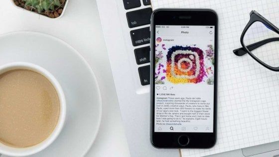 Instagram down: "Impossibile aggiornare il feed". E scatta l'ironia social