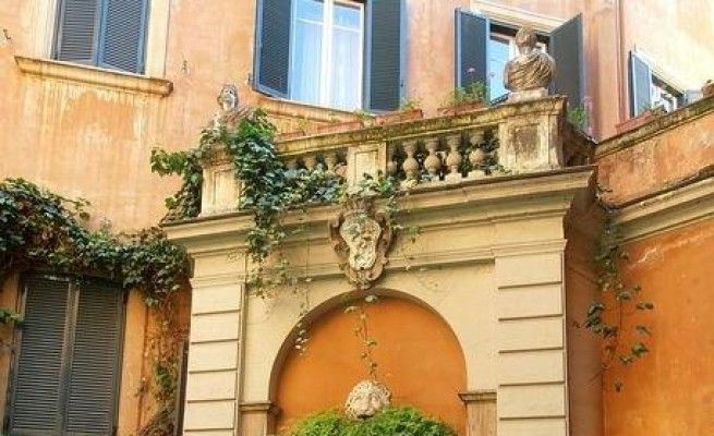 Palazzo Maccarani Odescalchi <br />il furto delle tre teste di marmo