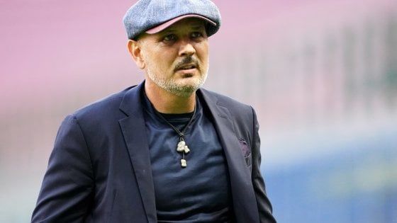 "Esempio di umanità", Mihajlovic cittadino onorario di Bologna. Ma da sinistra arriva un no
