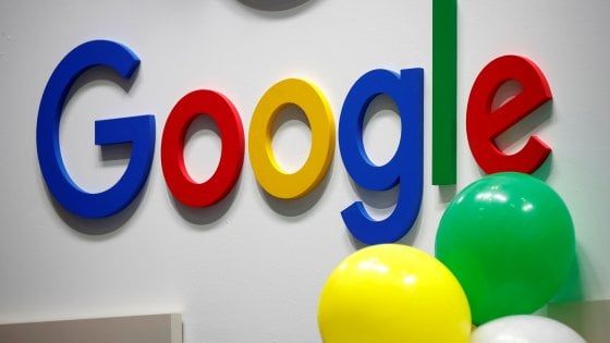  Google: Alphabet da record, vale più di 1.000 miliardi di dollari