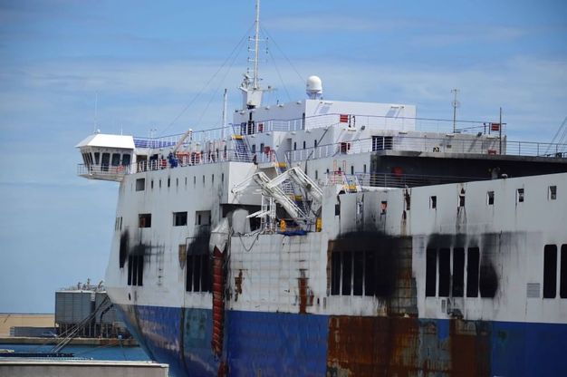 Norman Atlantic, aperto il portellone al porto di Bari